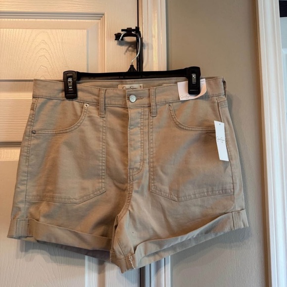 Jessica Simpson Women's Tan Cargo Shorts - Picture 1 of 4